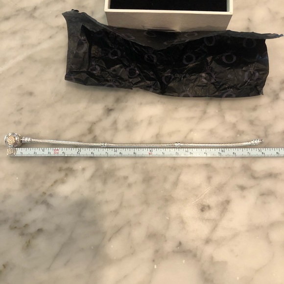 Pandora charm bracelet - Picture 3 of 5